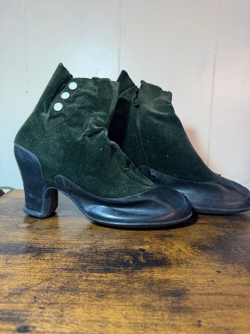 Vintage 40s 50s Ball Band Victorian Style Green Suede High Heel Galoshes